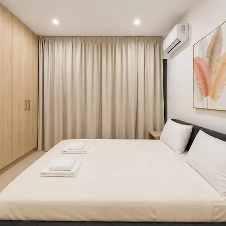 Center Apartment, Ermou Street Apartment *